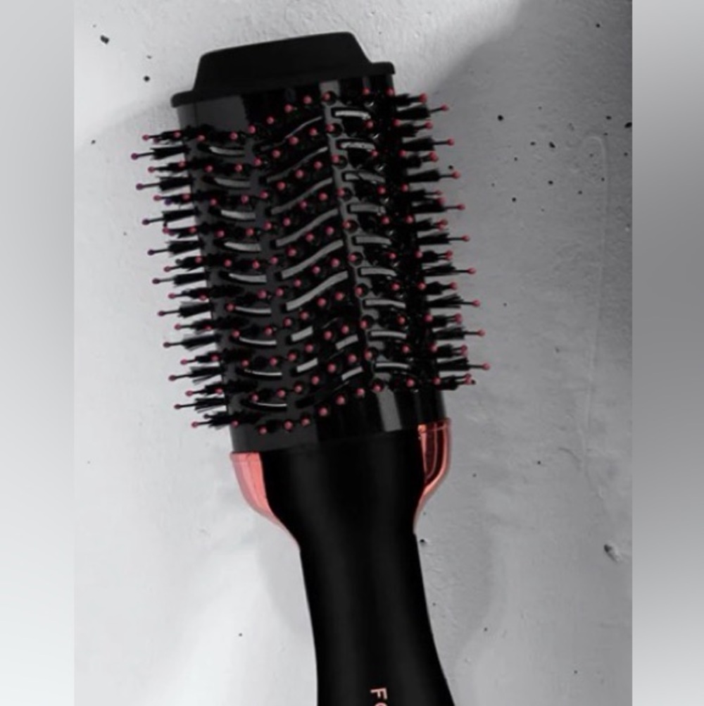 Rose Gold Blowout Dryer Brush
